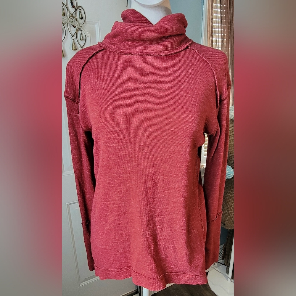 Free People We The Free Split Back Chunky Turtleneck Womens XS Rusty Brick Boho